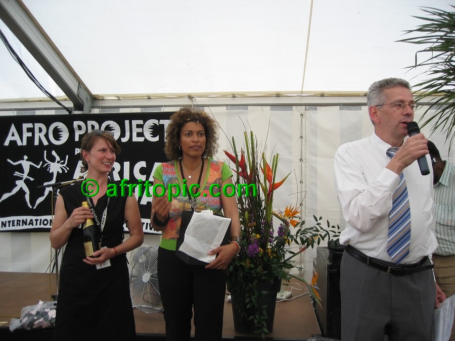 ../Images/AfricaFestival-27-28May05 047.jpg